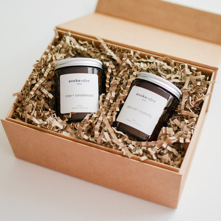 candle, scented candle, rapeseed and coconut wax, vegan, natural wax, no dyes, no artificial colours, eco-friendly, recyclable, sea salt, waterlily, rose, sandalwood, wood, musk, herb, vine, lemongrass, ginger, rhubarb, plum, gift set, gift, natural wax, eco-friendly, vegan, sustainable, birthday gift, candle set, duo, candle duo set, candle duo, amber jar, cotton bag, recyclable packaging, plastic free, gift ideas, birthday gift, luxury gift, christmas gift